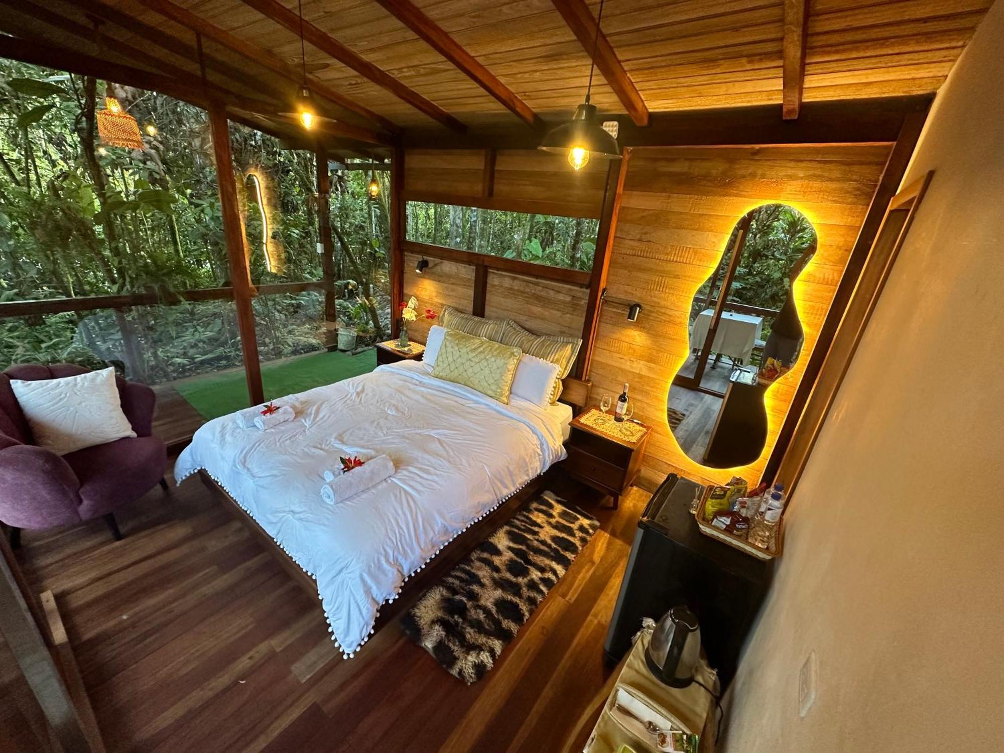 Amazon Puyu Glamping Hotel Parroquia Tarqui ภายนอก รูปภาพ