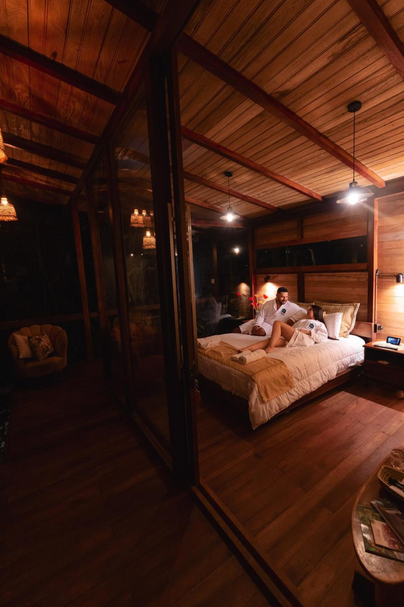 Amazon Puyu Glamping Hotel Parroquia Tarqui ภายนอก รูปภาพ