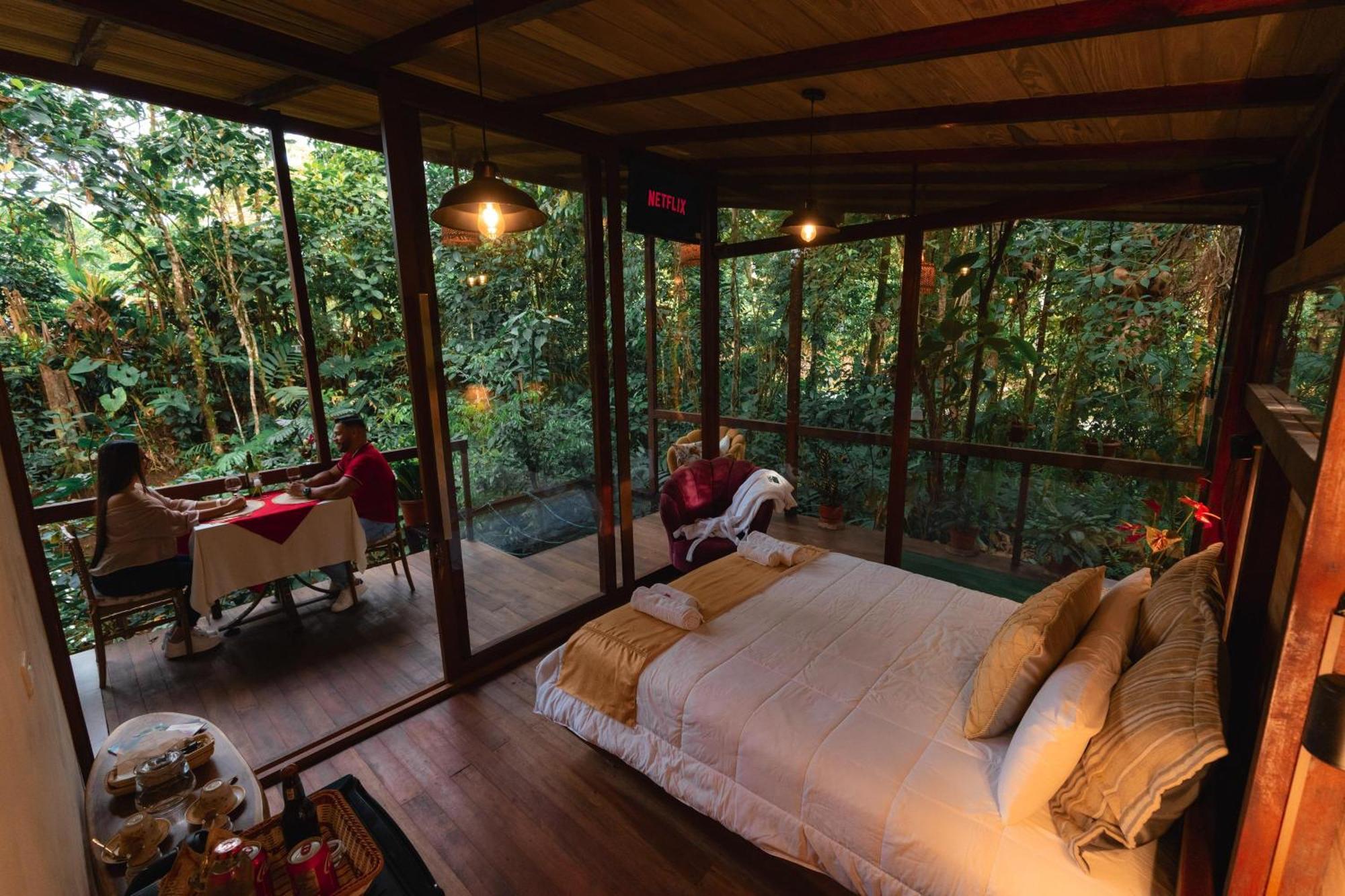 Amazon Puyu Glamping Hotel Parroquia Tarqui ภายนอก รูปภาพ